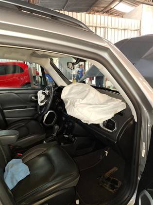 JEEP RENEGADE 1.8 16V FLEX LONGITUDE 4P AUTOMÁTICO JEEP RENEGADE 1.8 16V FLEX LONGITUDE 4P AUTOMÁTICO